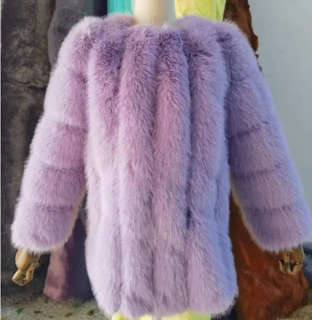 Manteau Câlin – fausse fourrure violette, manches bouffantes